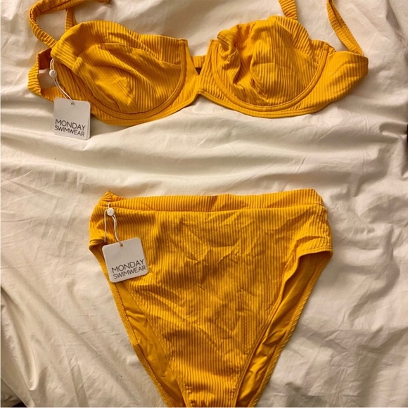 Monday Swimwear Bikini - Mango Rib 🥭 - Picture 2 of 8